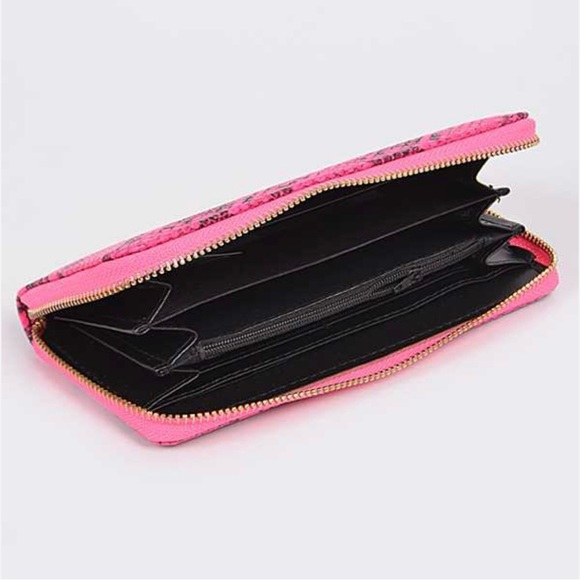 Neon Pink color, Accordion style wallet w/a zipper closure; Python print - Picture 2 of 9